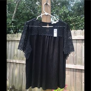 Black loft shirt with lace sleeves